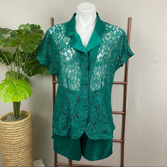 Victoria Emerald Green Lace